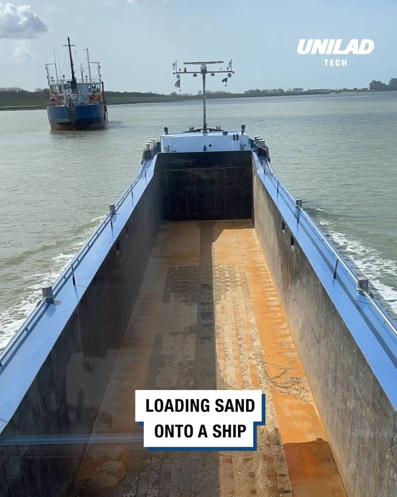 Collecting and Transporting Sand On Ship