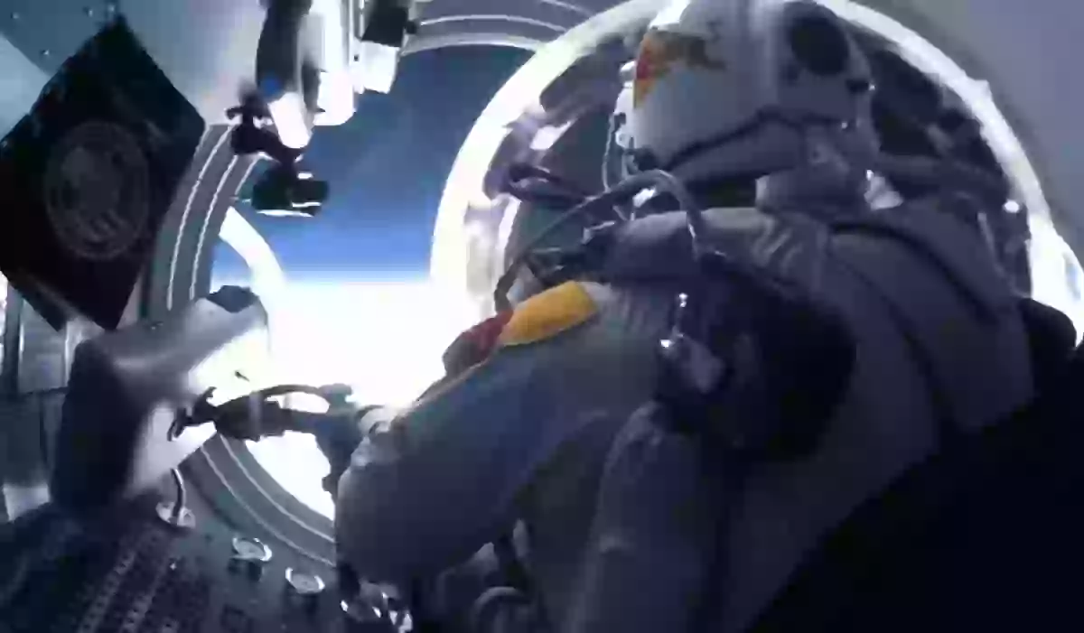 How stuntman Felix Baumgartner survived fall after jumping from space ...