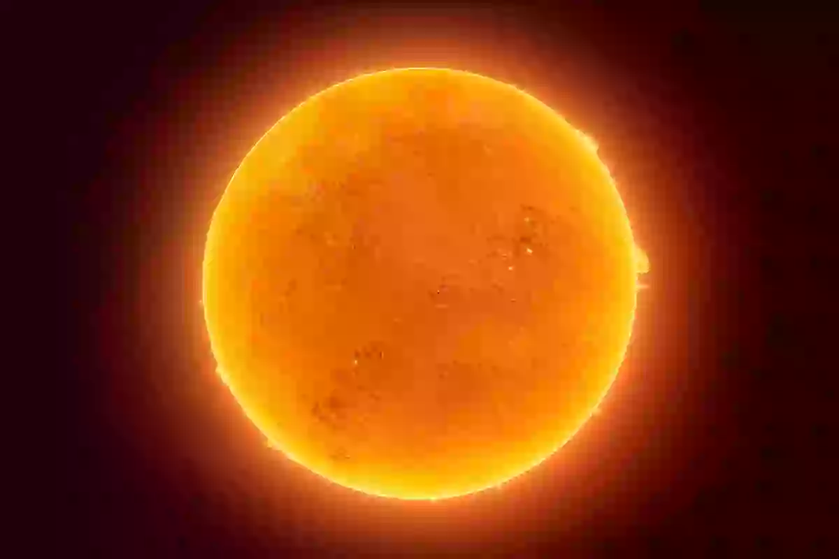 People mind-blown after discovering the 'real color' of the sun