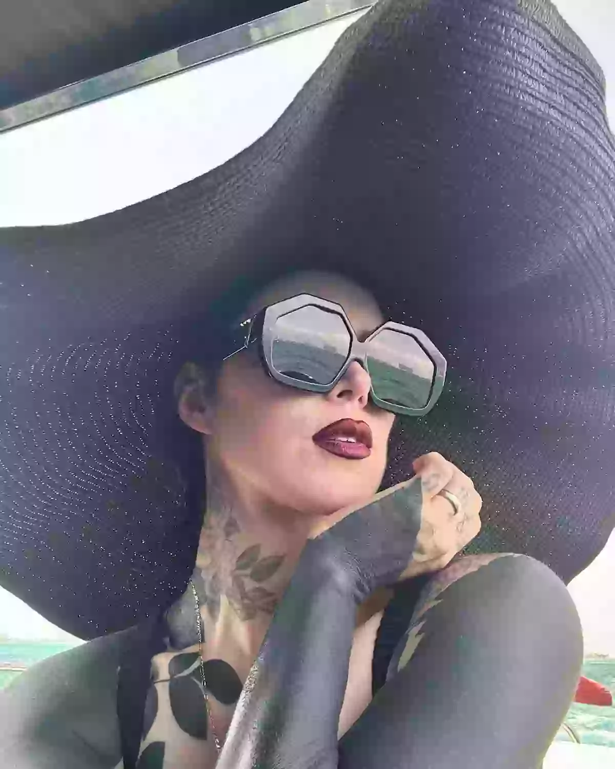 Kat Von D covered herself in black ink after being sued in first-of-its ...