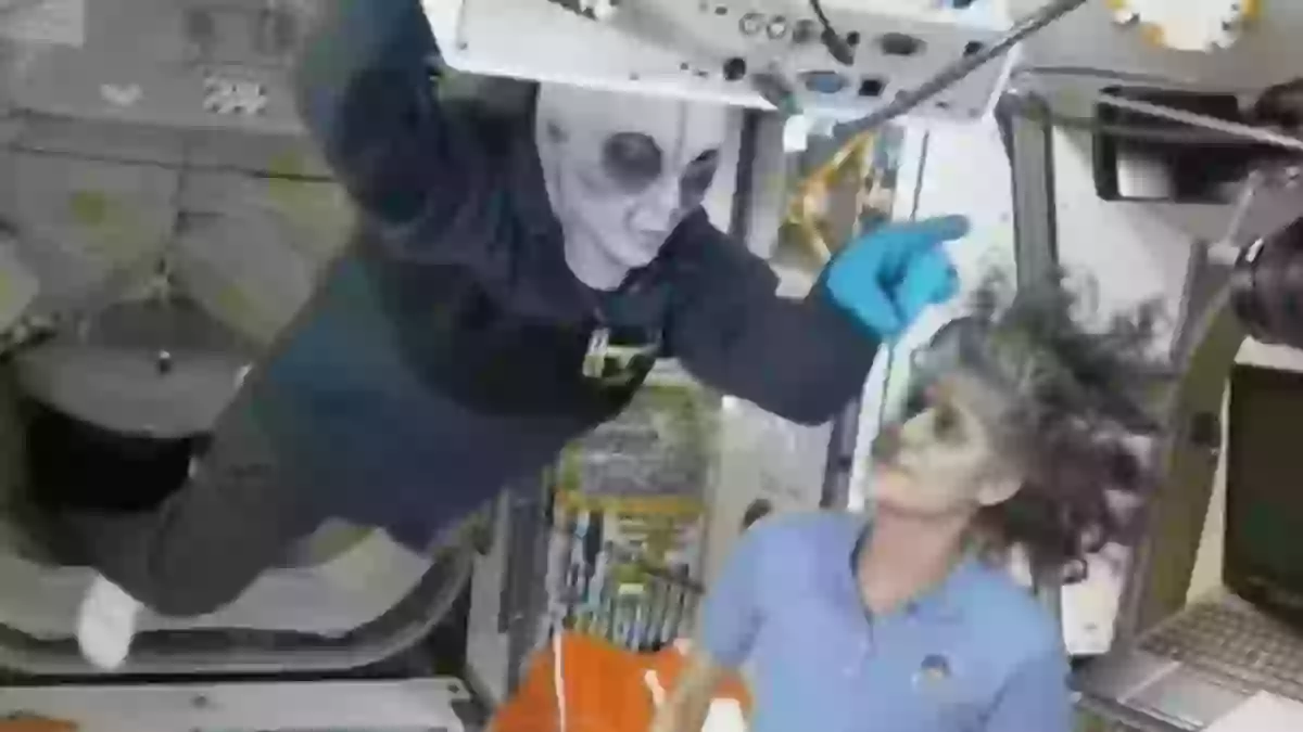 Iss Alien Mask ISS 'alien' explained as SpaceX capsule arrives to pick up stranded ...