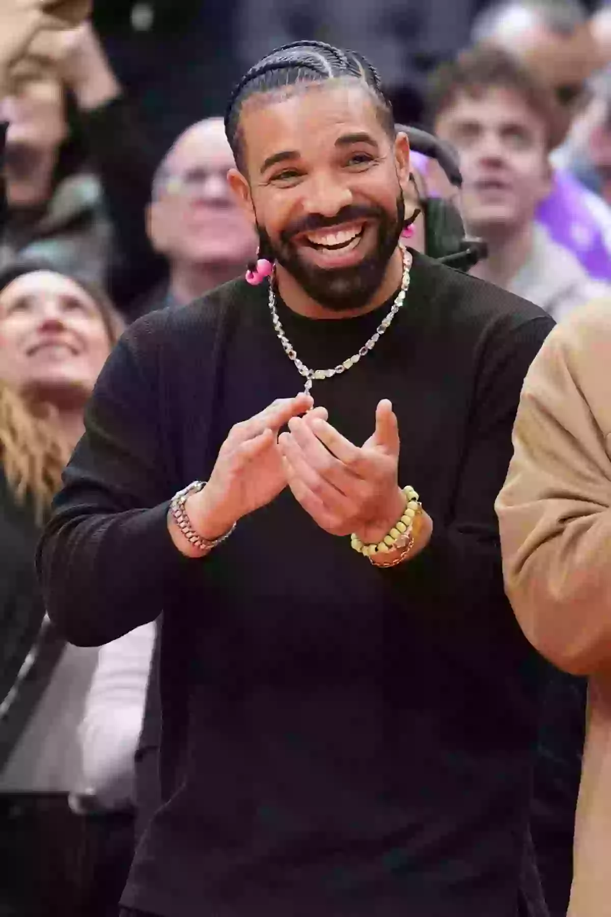 Drake Recent Tour Drake quietly drops extra UK tour date due to unprecedented demand with ...