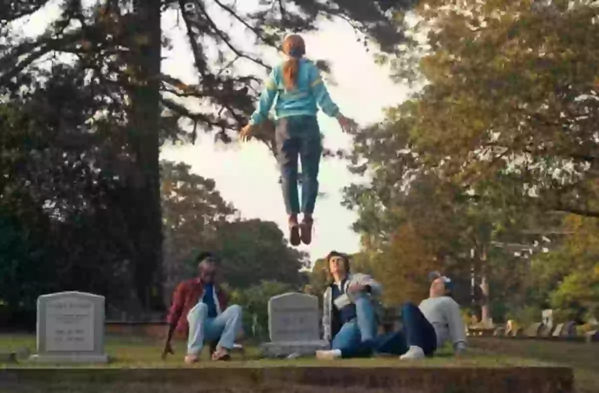 Stranger Things. Max Rsing Stranger Things Fans Say 'Perfect' Max Running Up That Hill Scene Is ...