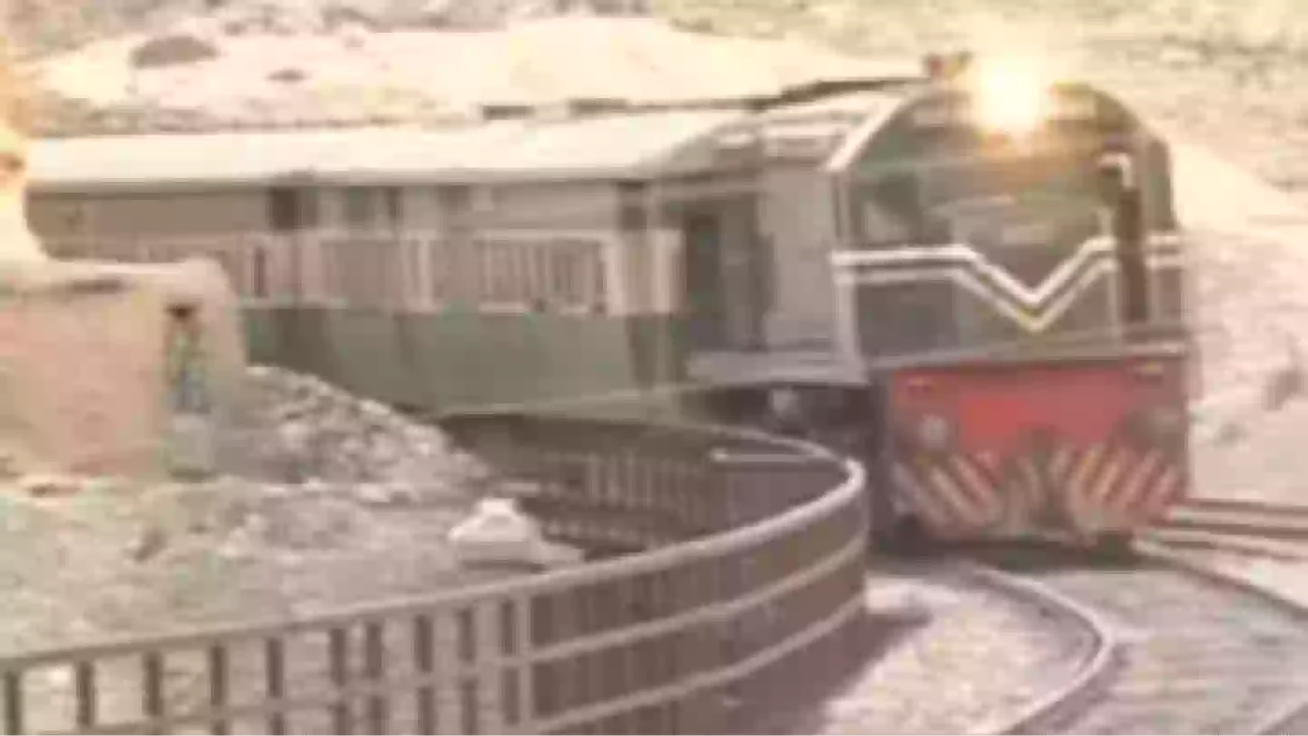 Train 949 Train with 400 passengers hijacked by gunmen with specific demands ...
