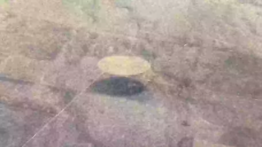 Newly released picture claims to show ‘1,000-foot-wide UFO’ but people ...