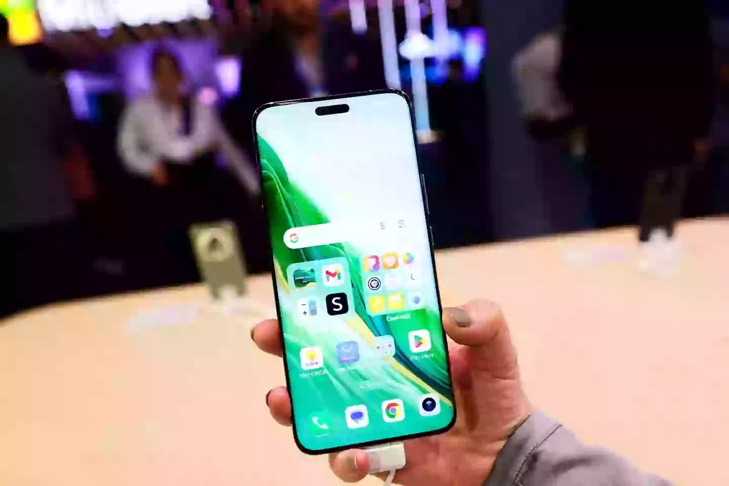 Strange reason why this 'cursed' wallpaper can kill your phone instantly