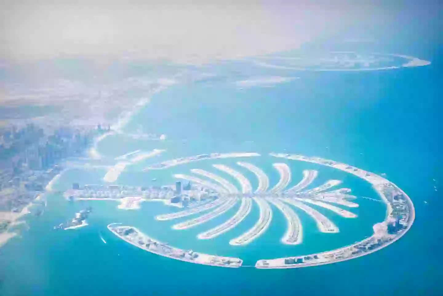 Inside Dubai's massive palm tree-shaped artificial islands that can be ...