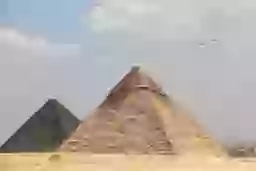 Radar detects mysterious phenomena over Pyramids of Giza which could ...