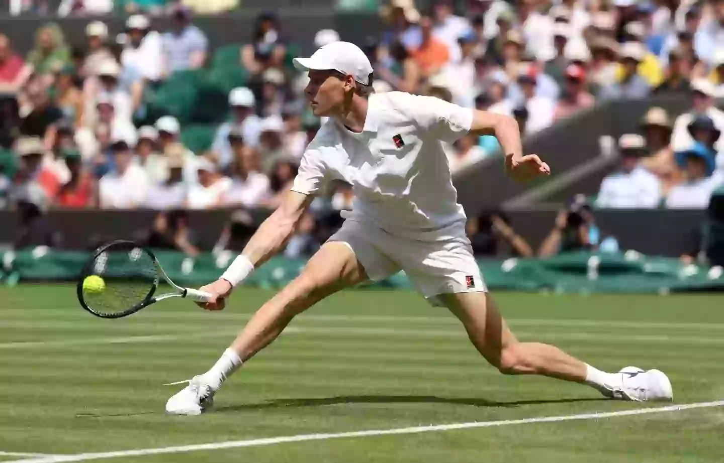 The tennis being served up is of the highest calibre, at least (Clive Brunskill / Staff/Getty Images)