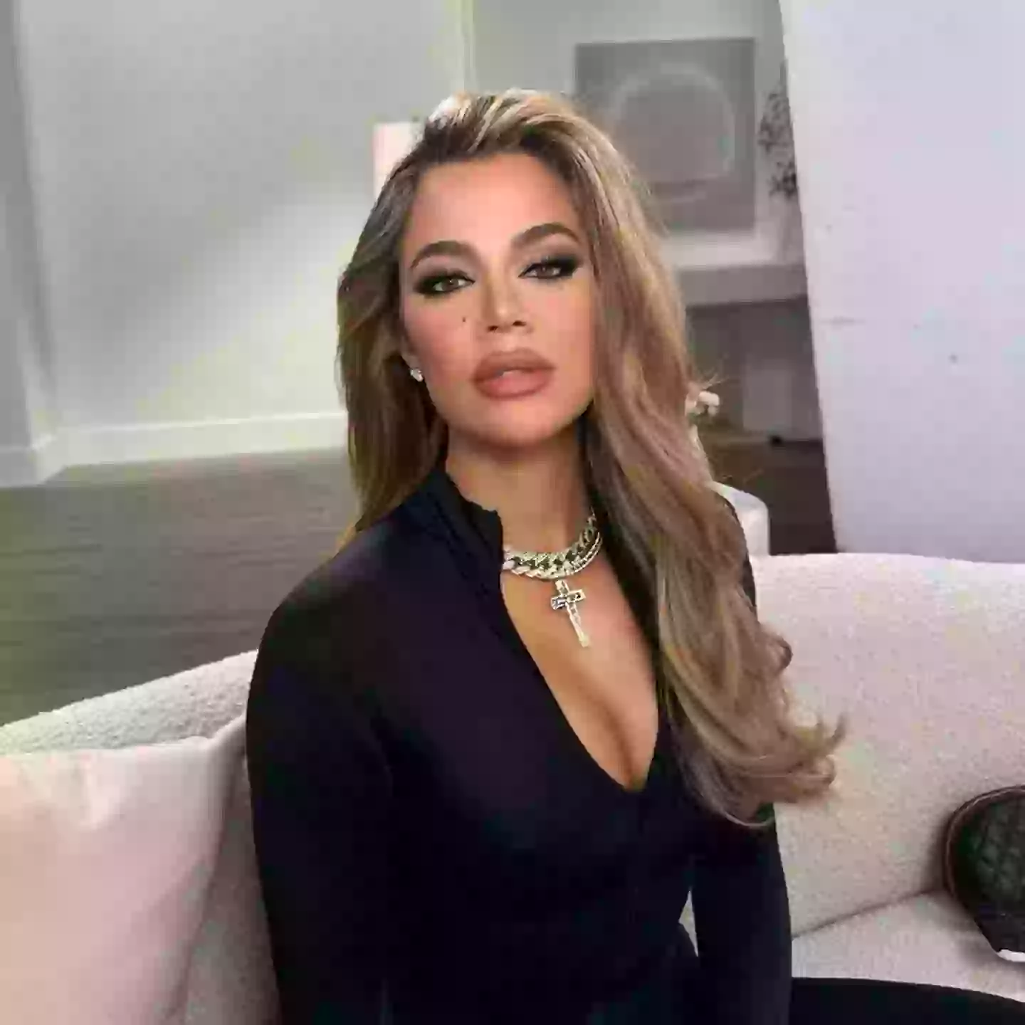 Khloe Kardashian is known for her style, glamour, and fashion, but it turns out she may be leaning towards the colour blue (Instagram/@khloekardashian)