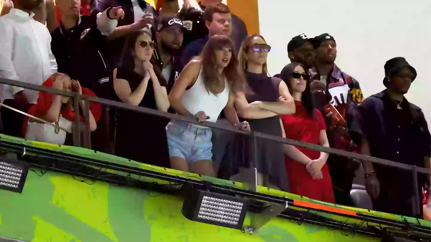 Super Bowl fans 'spot' Taylor Swift's three-word response to being booed by crowd