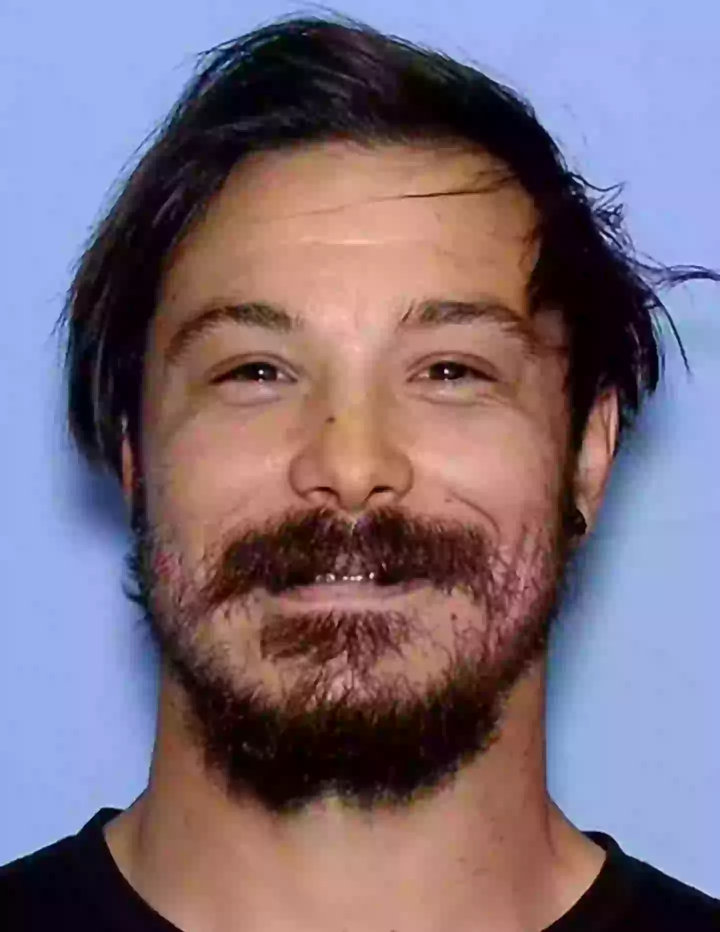 Police are continuing to search for Travis Decker (Wenatchee Police Department)