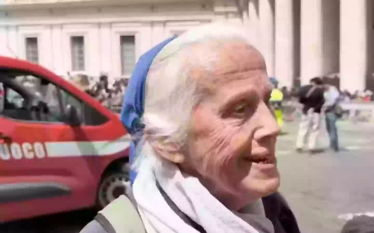Sister Geneviève Jeanningros went viral for her grief-stricken farewell to Pope Francis (Noticias Telemundo/YouTube)