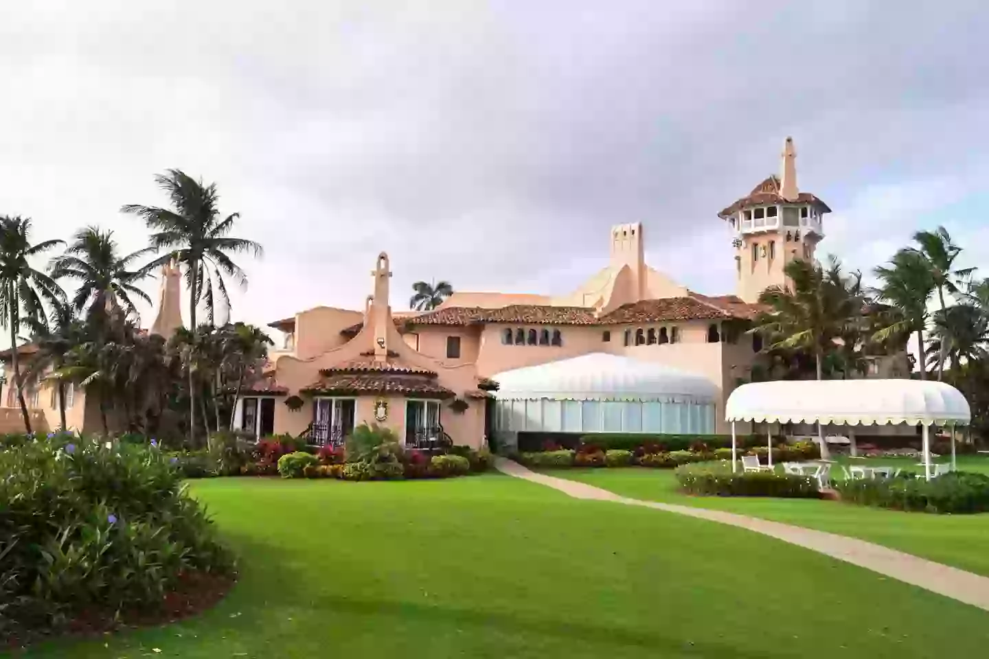 The main building of the Mar-a-Lago Club in Palm Beach, Florida (ROBERTO SCHMIDT/AFP via Getty Images)
