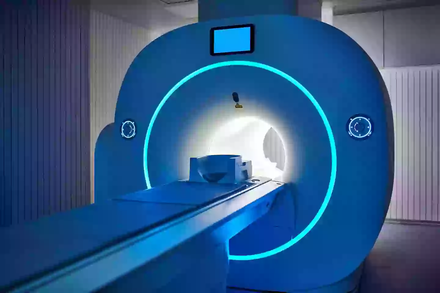 People having MRI scans aren't allowed to be wearing any metal (Getty Stock Image)