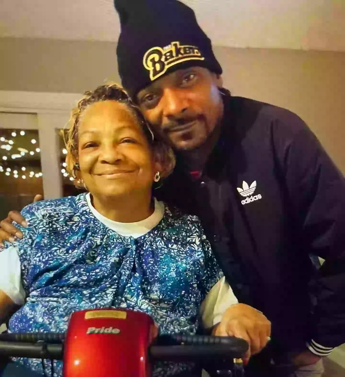 Snoop Dogg with his mom, Beverly Tate (Instagram/@snoopdogg)