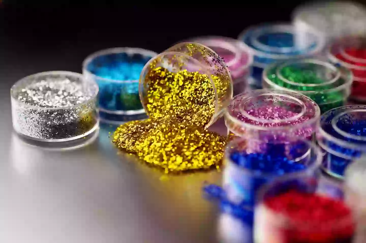 Leave that glitter at home (Adrienne Bresnahan / Getty)