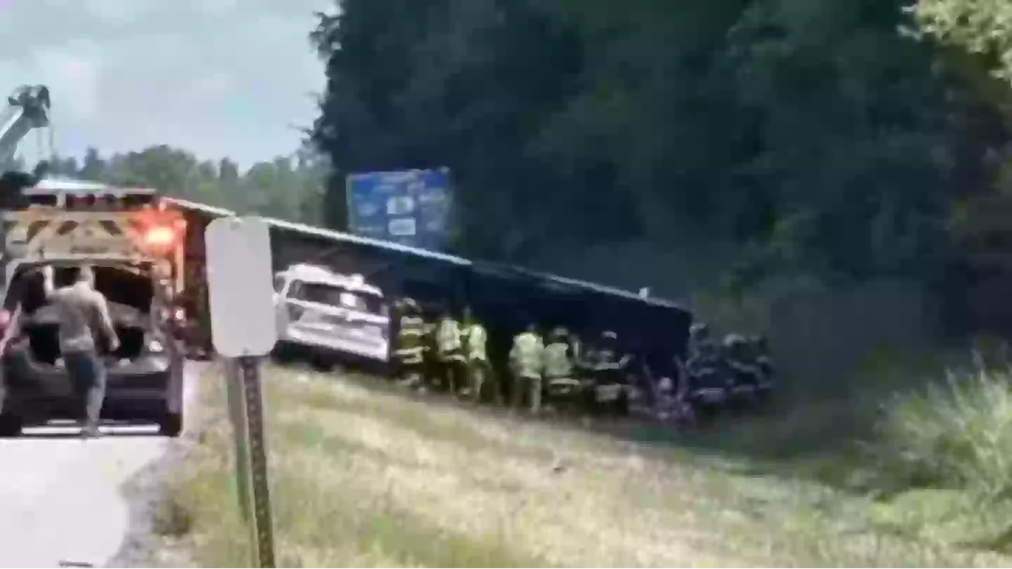 Everything we know after Niagara Falls touring bus crashes and kills multiple people