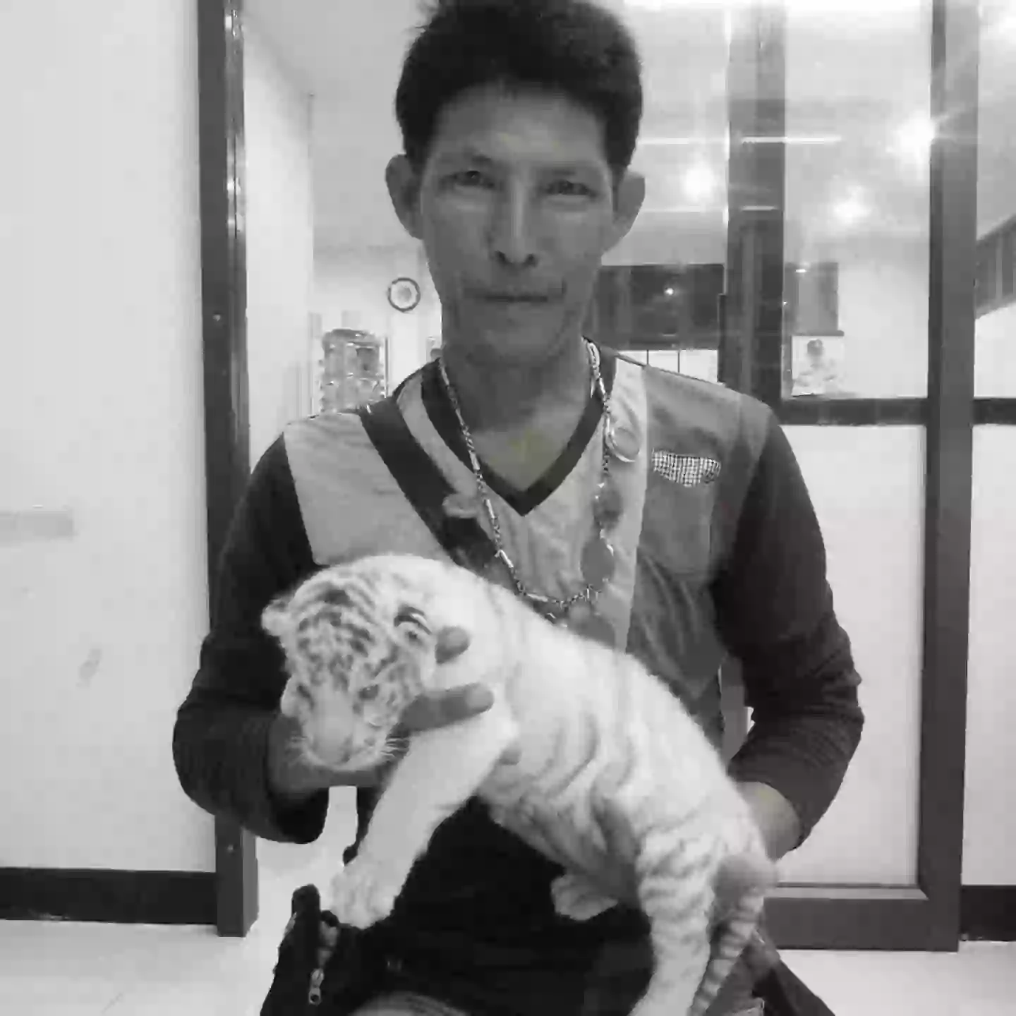 Jian had worked with animals for 30 years (Viral Press)