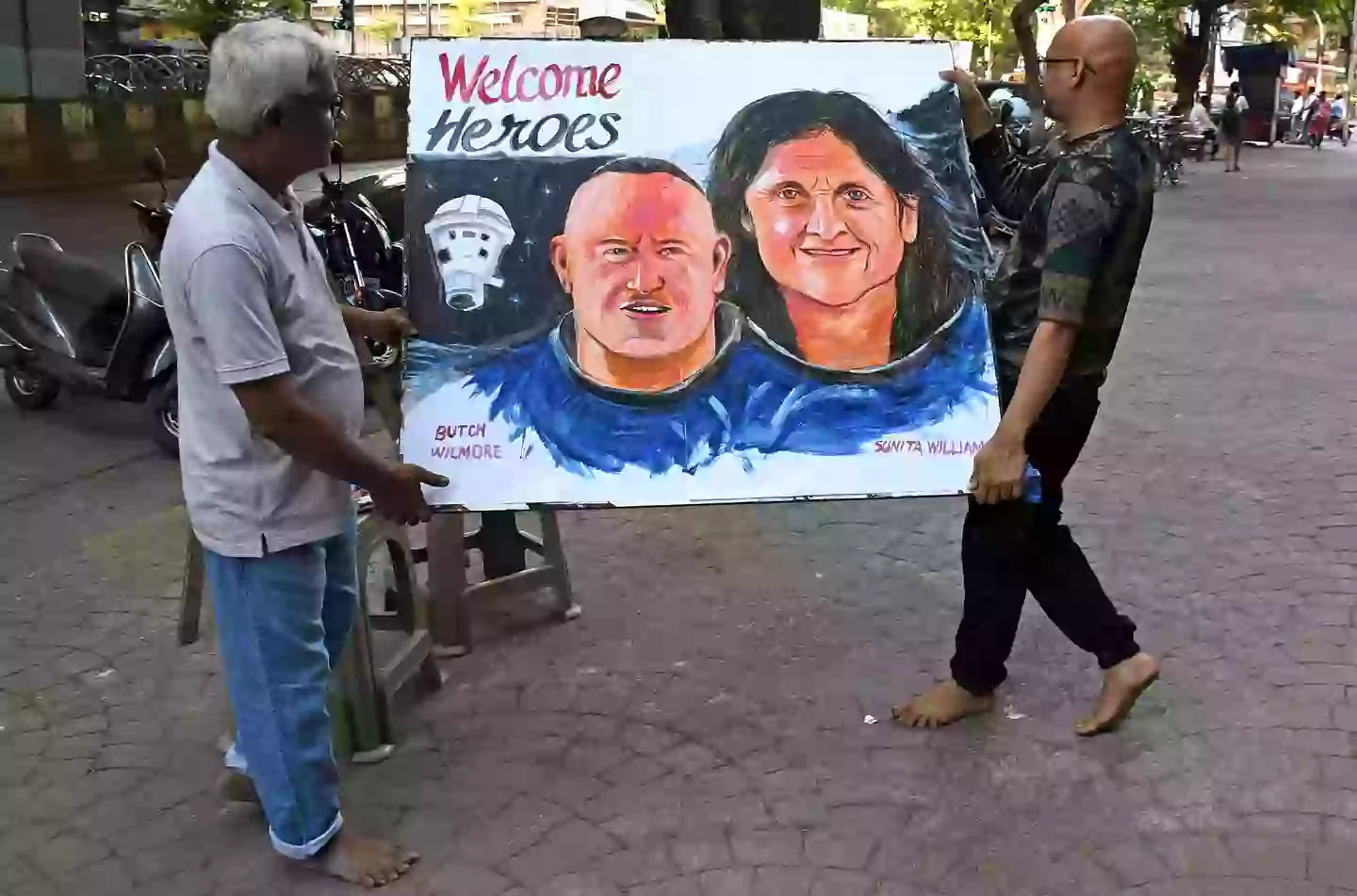 The pair returned home after 286 days (Ashish Vaishnav/SOPA Images/LightRocket via Getty Images)