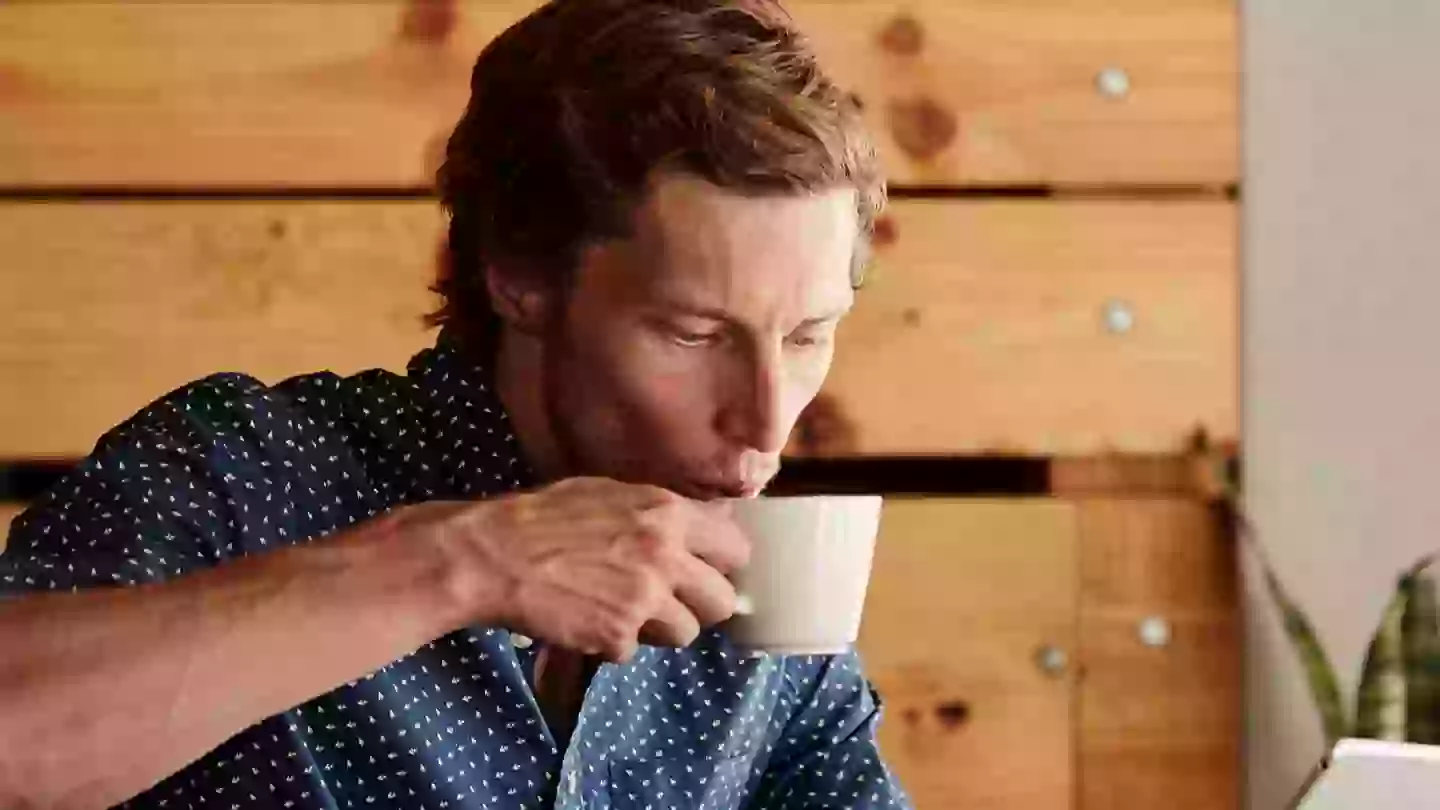 Doctor gives strong warning to people who drink coffee in the morning with risk of painful reaction