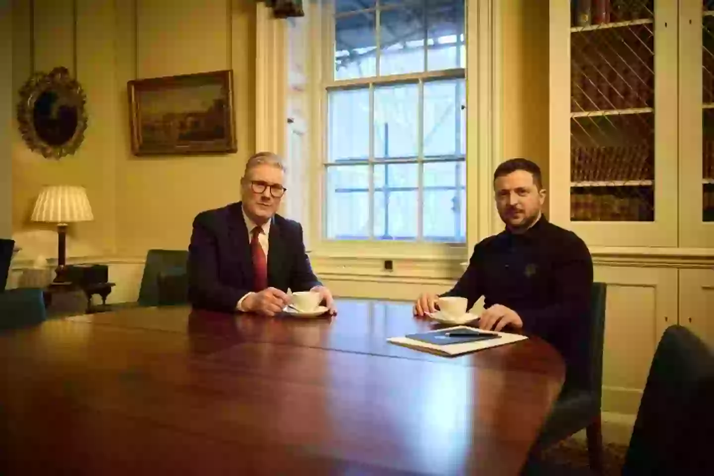 President Volodymyr Zelenskyy enjoyed a cup of tea with British Prime Minister Keir Starmer (Ukrainian Presidency / Handout/Anadolu via Getty Images)
