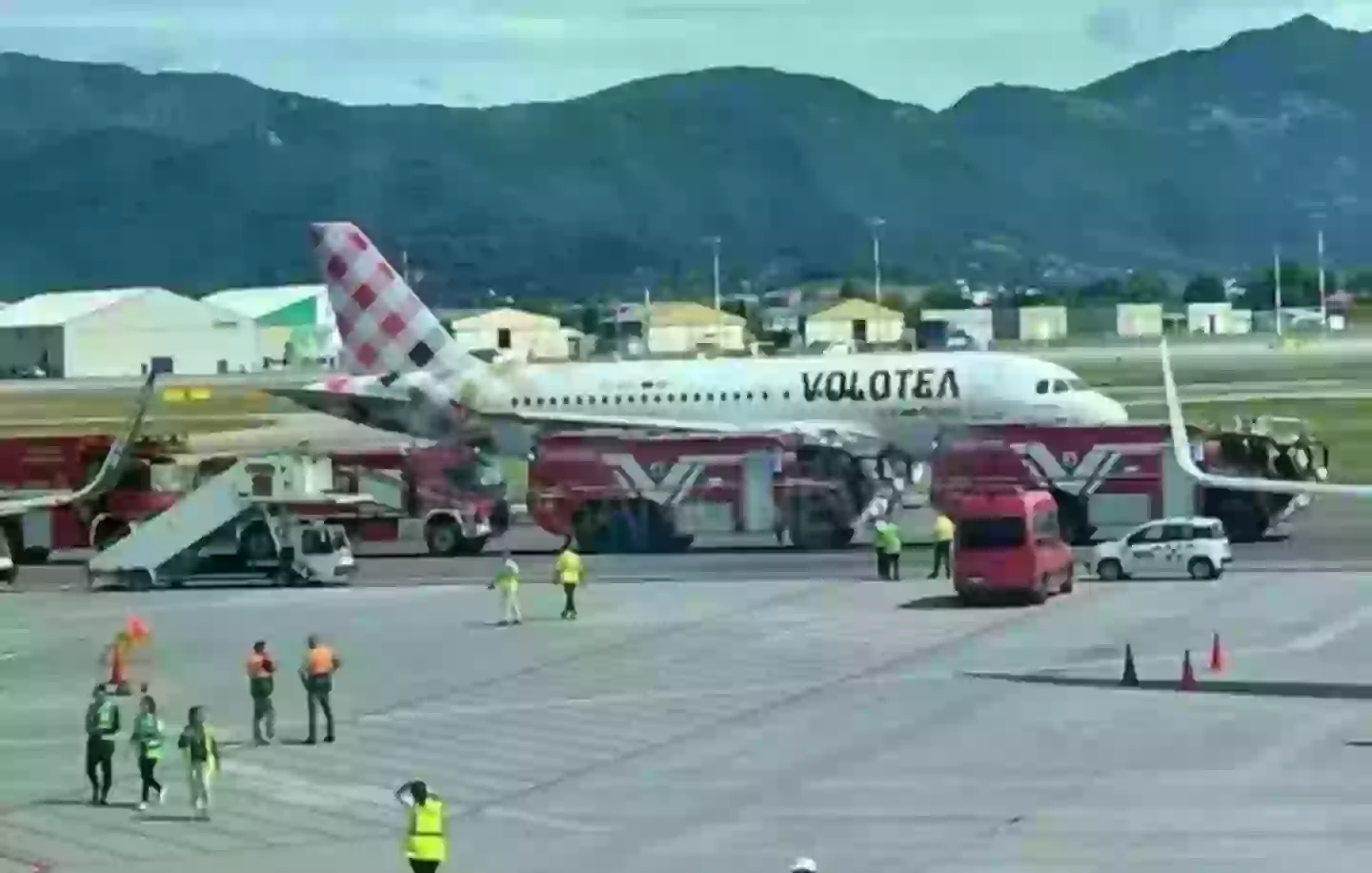 The plane was due to takeoff when the tragedy took place (Twitter/@vanguardintel)