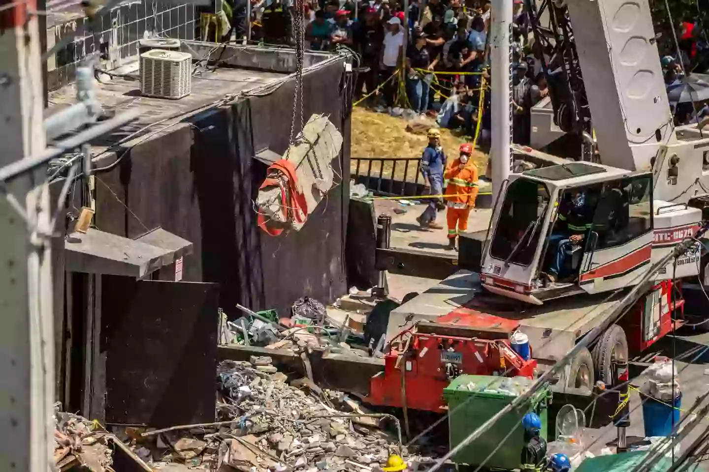 Rescue efforts continue (FRANCESCO SPOTORNO/AFP via Getty Images)