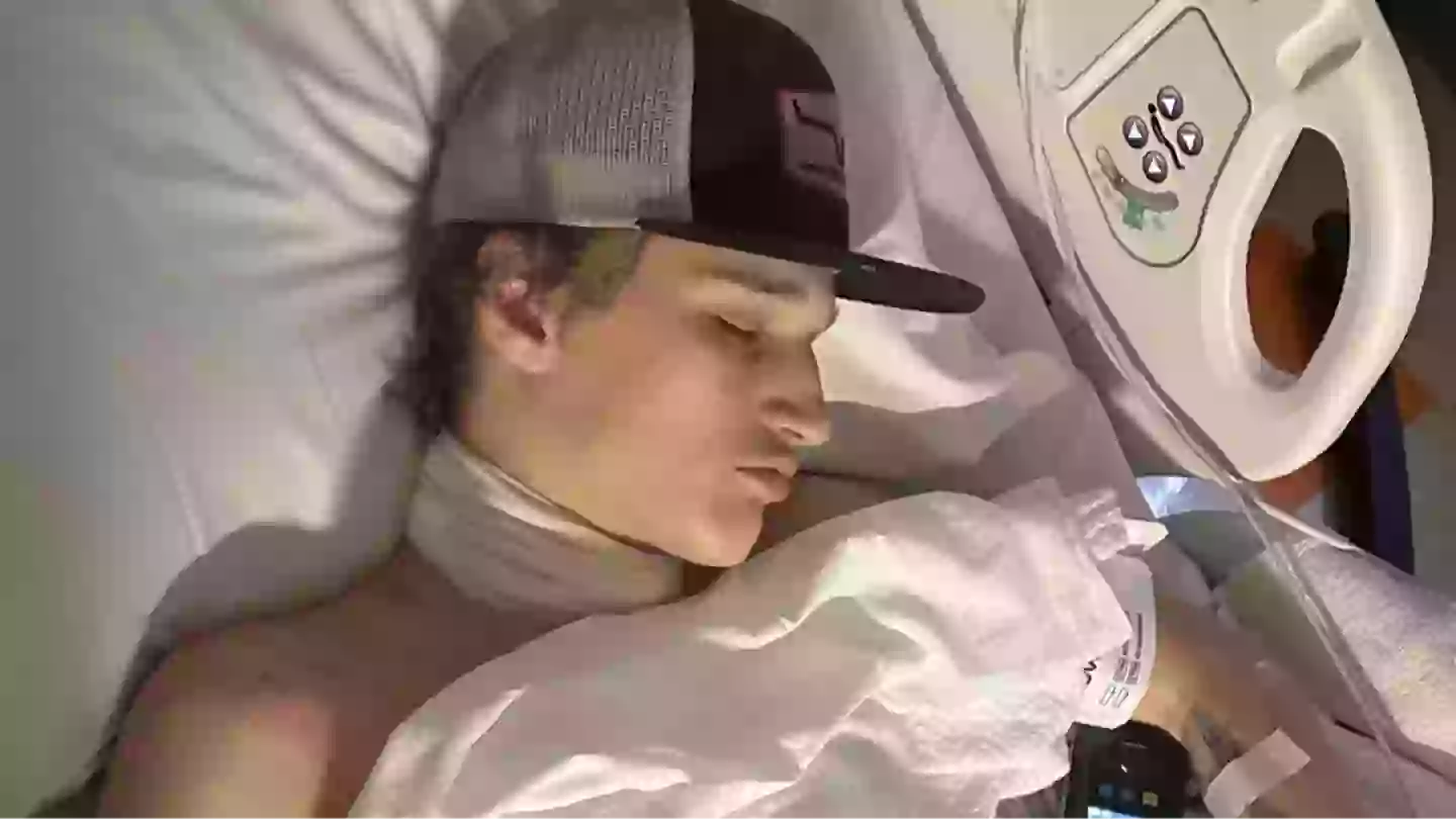 Mother's warning after teen almost died in freak phone charger accident leaving entire neck in scars