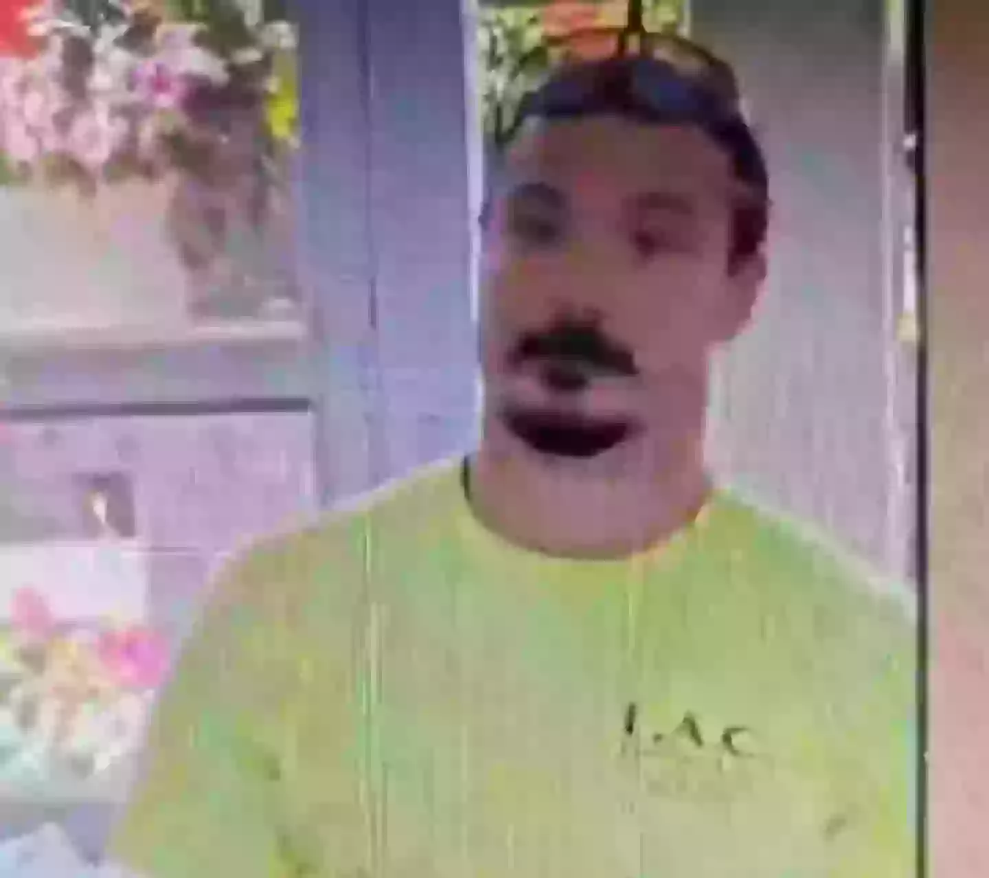 Police are still searching for Travis Decker (Kittitas County Sheriff's Office)