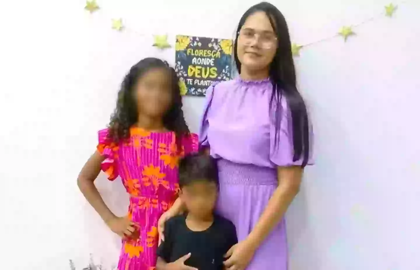 Seven-year-old Luis, his mom, Mirian Lira, 32, and his sister 13-year-old sister Evelyn (Newsflash/NX)