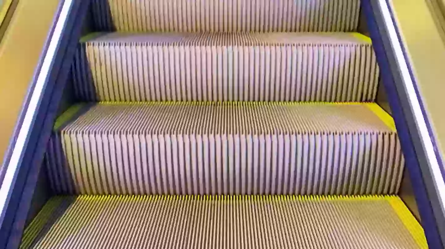 People are just realizing important reason why escalator steps have grooves on them