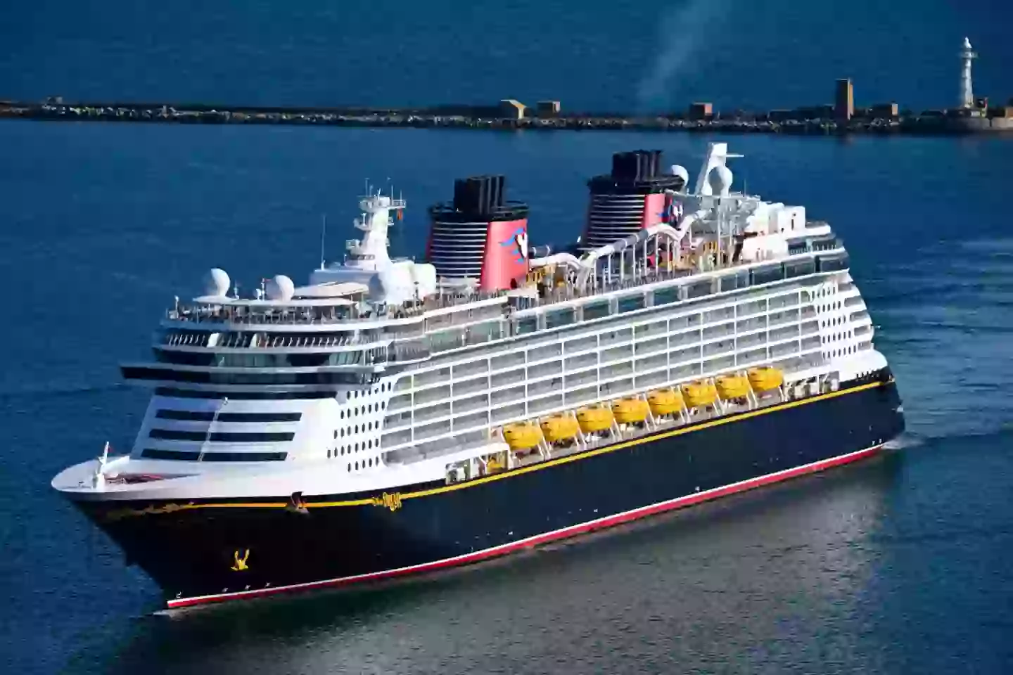 The father-daughter duo were onboard the Disney Dream cruise ship (Finnbarr Webster/Getty Images)