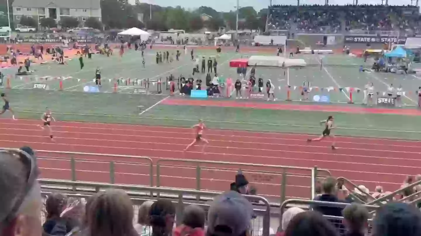 Verónica Garcia beat second-placed Lauren Matthew by almost a full second (X/Riley_Gaines_)