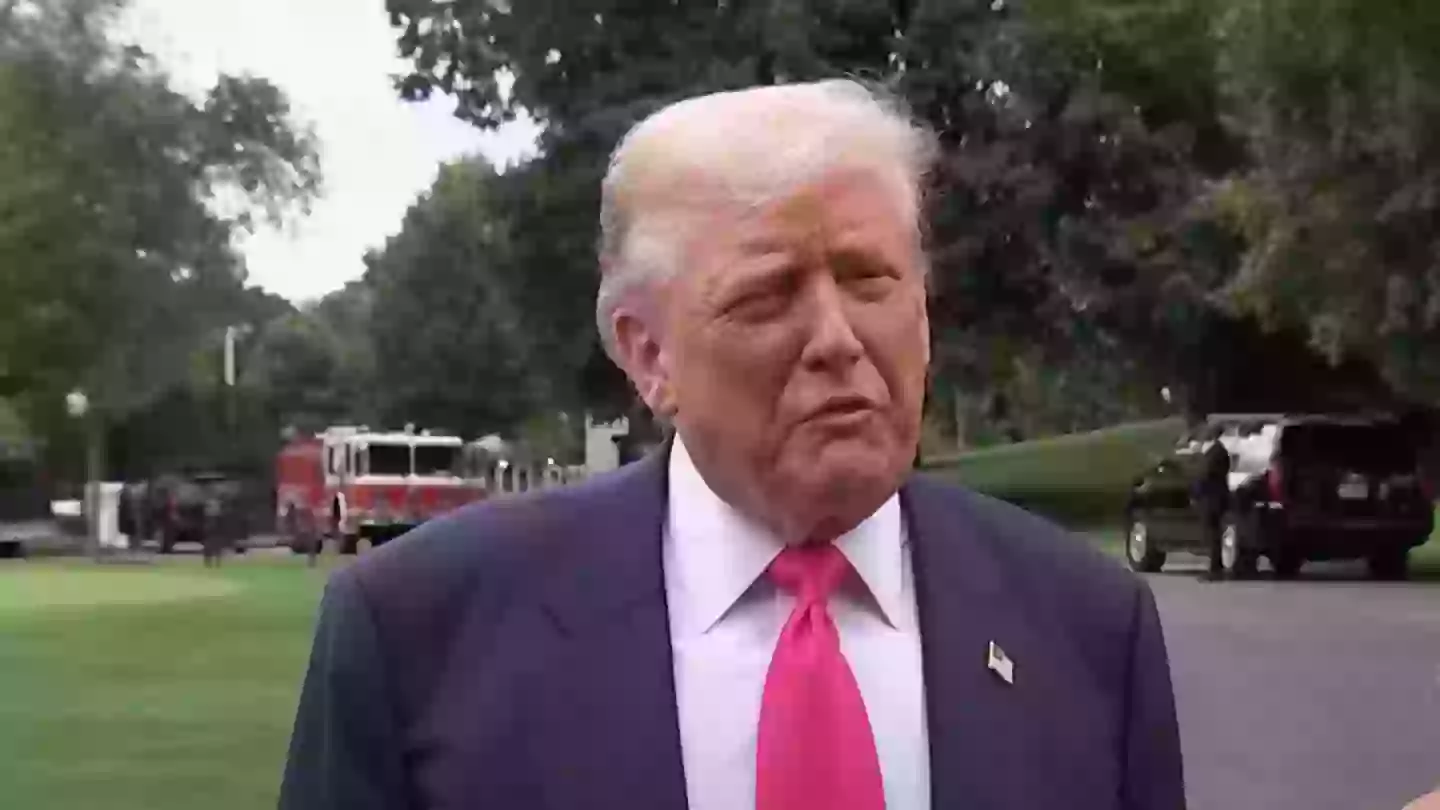 People are all saying the same thing after Trump makes bizarre comments on Epstein files