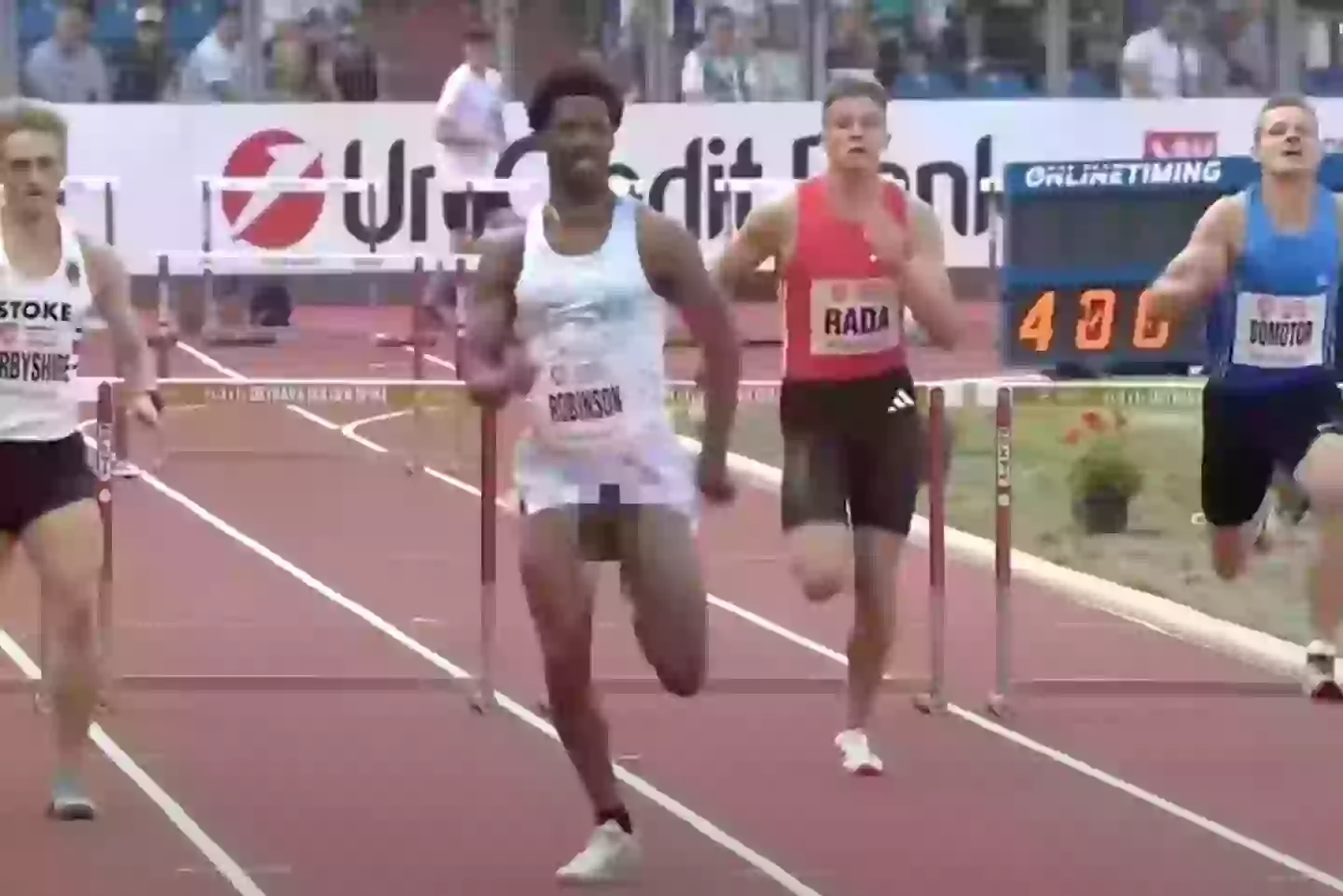 Chris Robinson repeatedly tried to fix himself mid race (news.com.au)