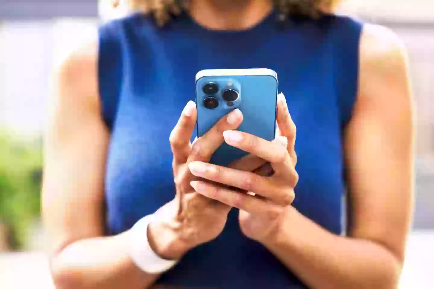 Apple is urging users to update their iPhones (Getty Stock Images)