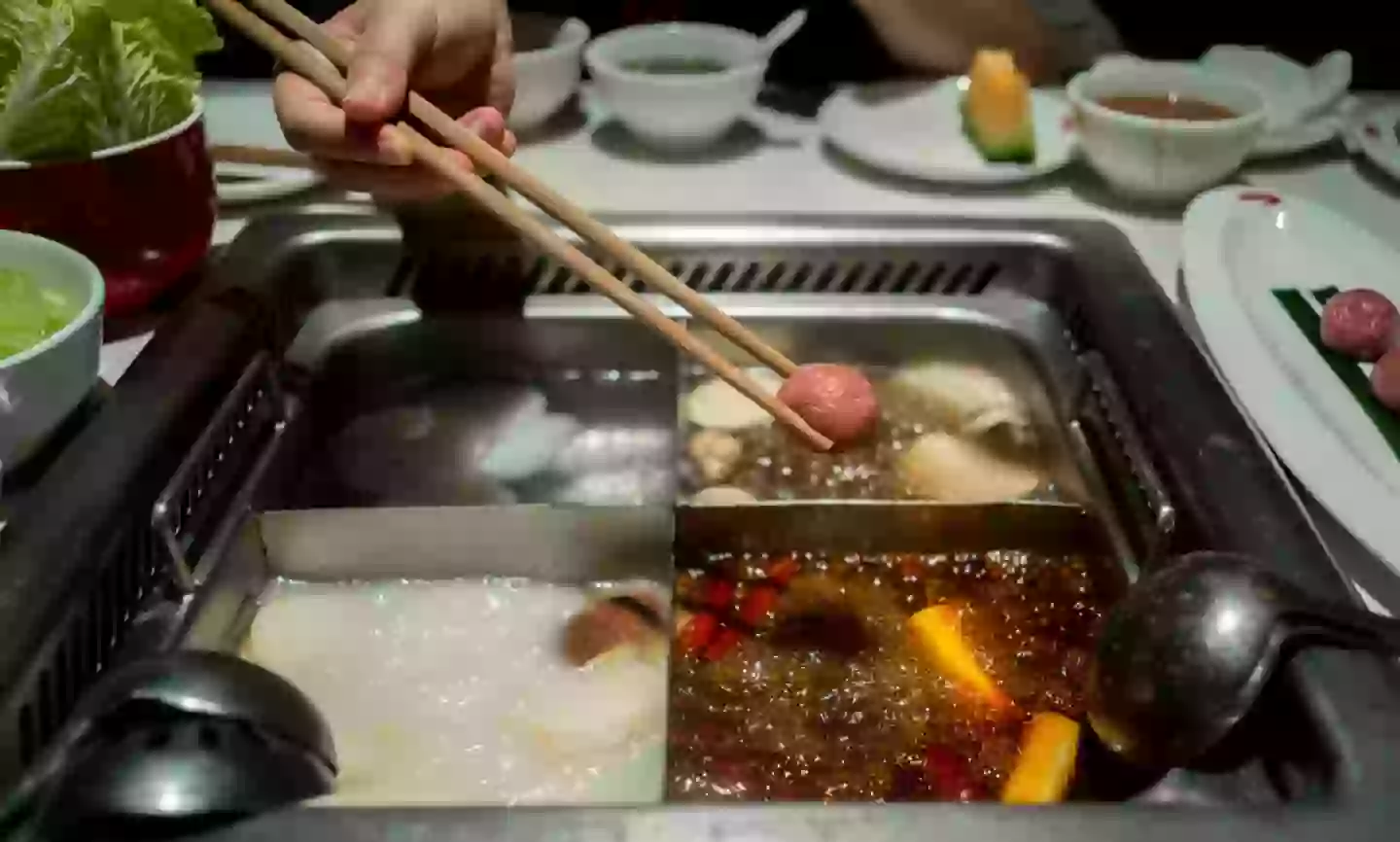 Restaurant forced to compensate 4,000 customers after teenagers filmed themselves 'peeing in hotpot broth' - World News - UNILAD
