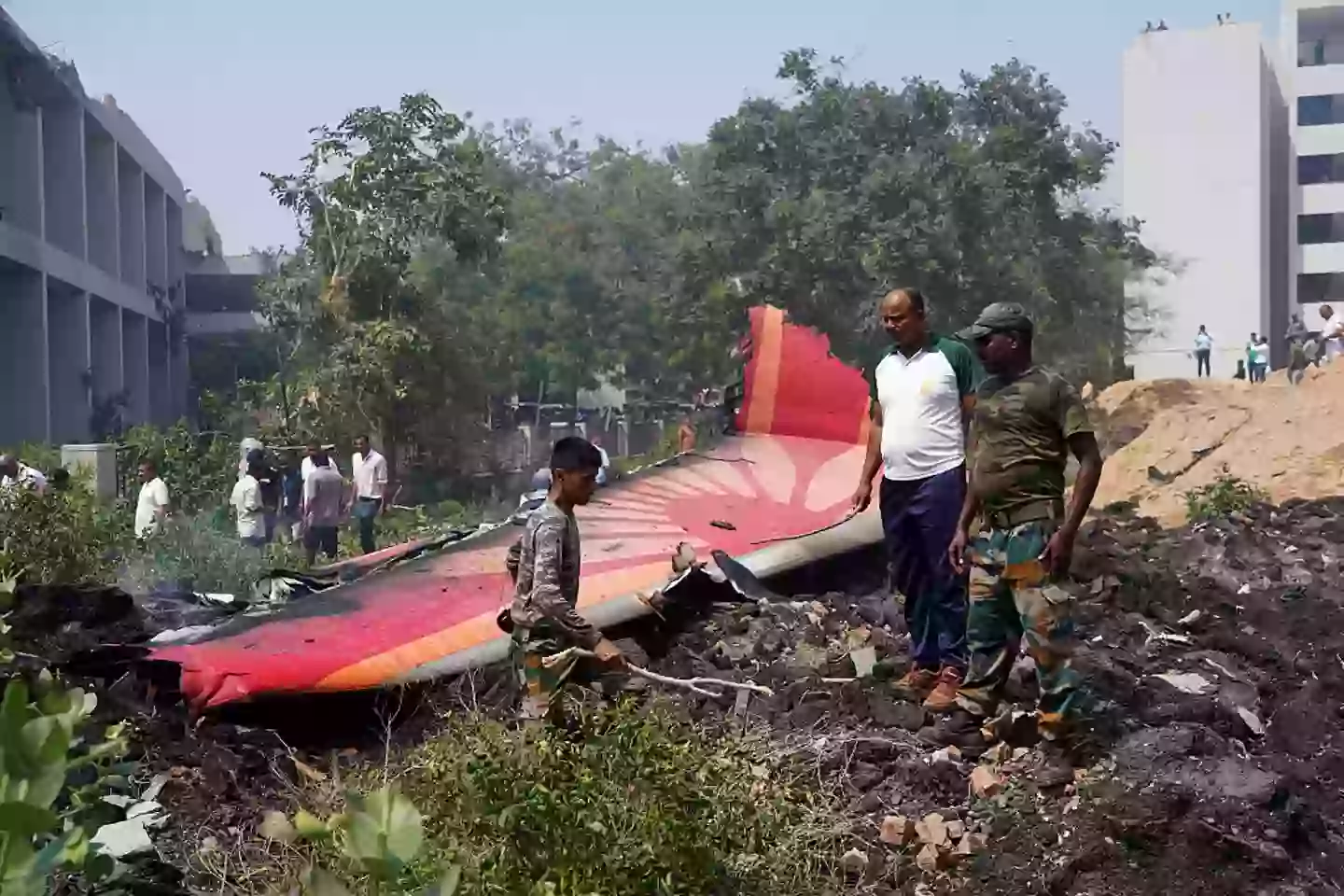 The plane's remains were badly charred after the crash (Siddharaj Solanki/Bloomberg via Getty Images)