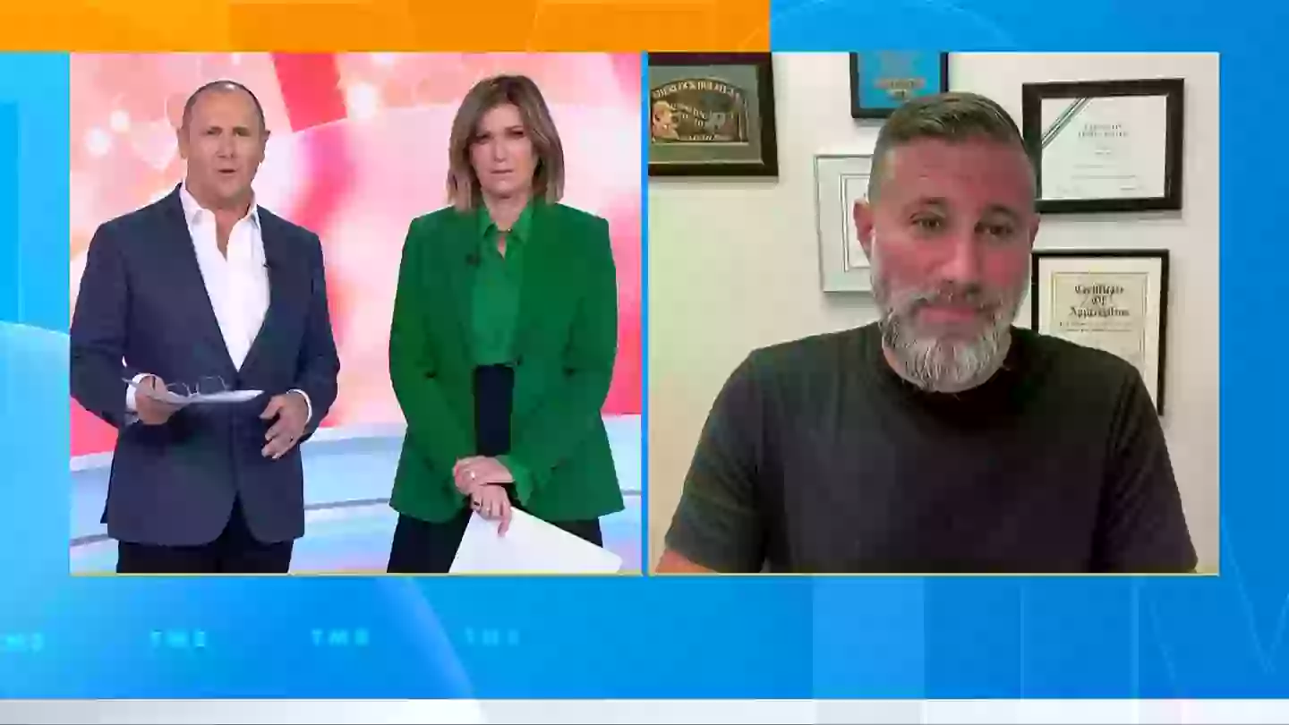 Private investigator Don Aviv shared his tips on dealing with a cheating partner (7 News)