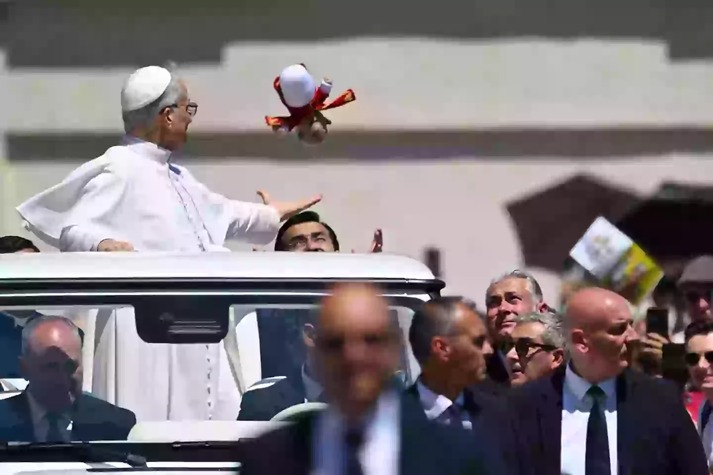 A remarkable catch (ANDREAS SOLARO/AFP via Getty Images)