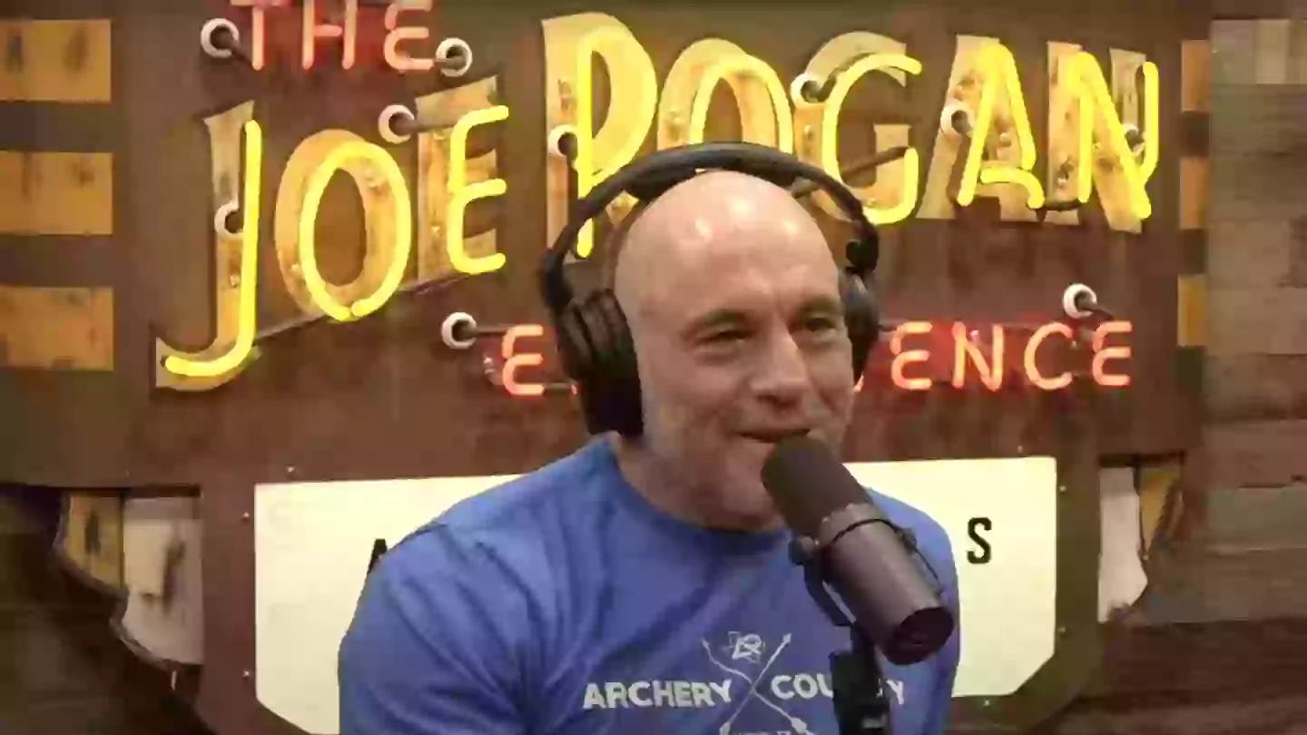 Joe Rogan slammed for 'refusing to allow' boxing legend on his podcast ...
