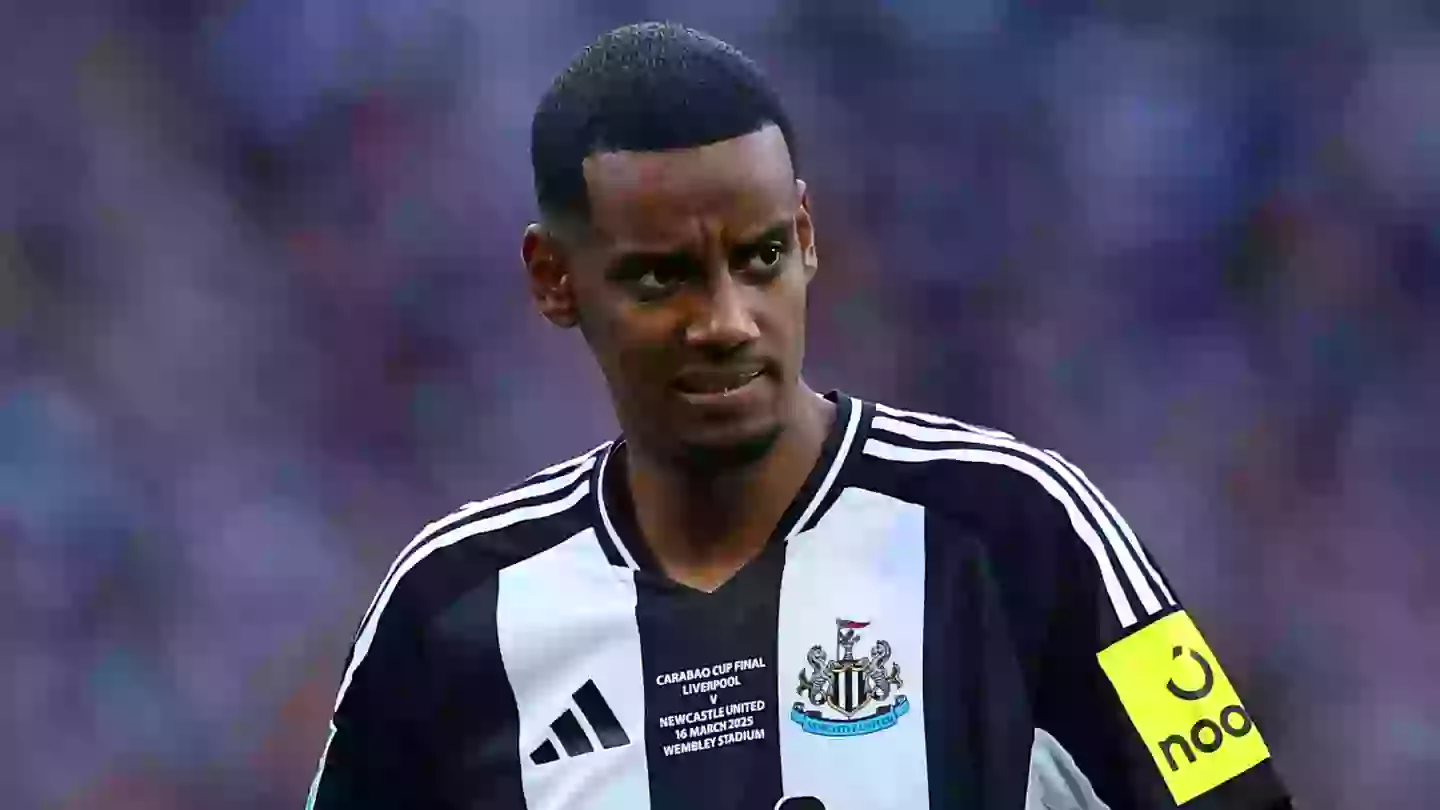 Liverpool prepared to use two players in outrageous swap deal for Alexander Isak and it'd strengthen Newcastle in problem position