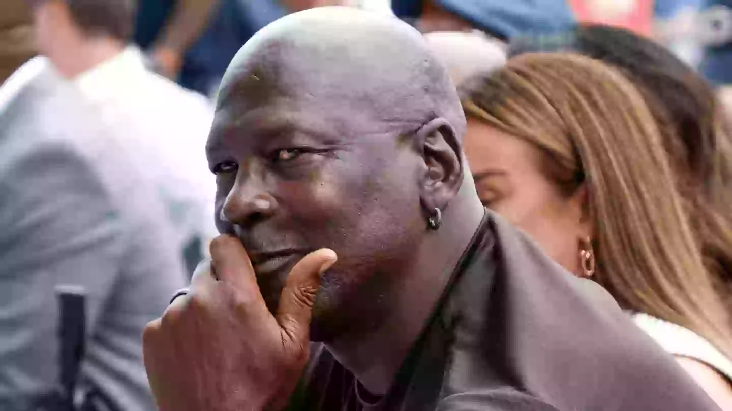 Michael Jordan wanted to give his wages to one 'underpaid' Bulls teammate who he can't stand to speak to now