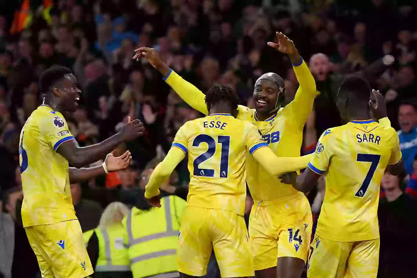 GettyImages-2211661791 Fans can’t believe what Crystal Palace posted moments after Arsenal draw to leave Liverpool on brink of the title