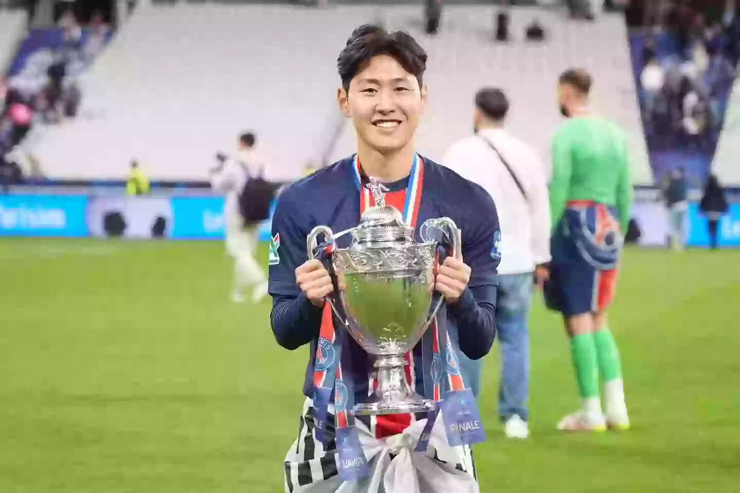 GettyImages-2216922568 Le PSG met immédiatement sur sa liste de transfert deux joueurs en moins de 48 heures