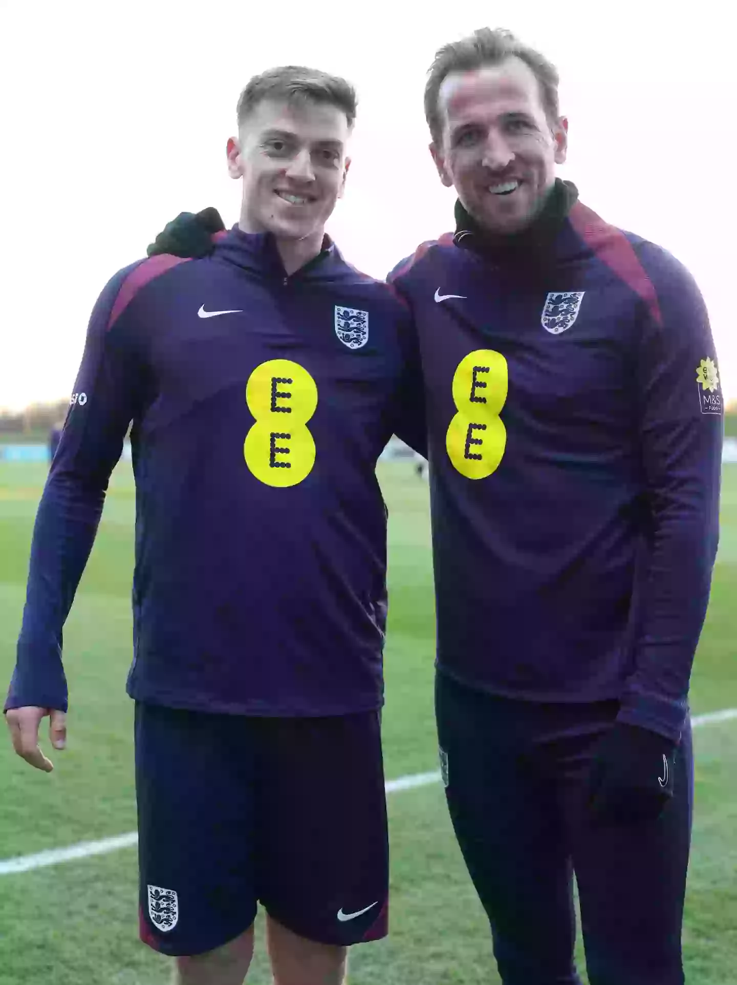 Liam Delap poses for a picture with England captain Harry Kane. Image: Getty