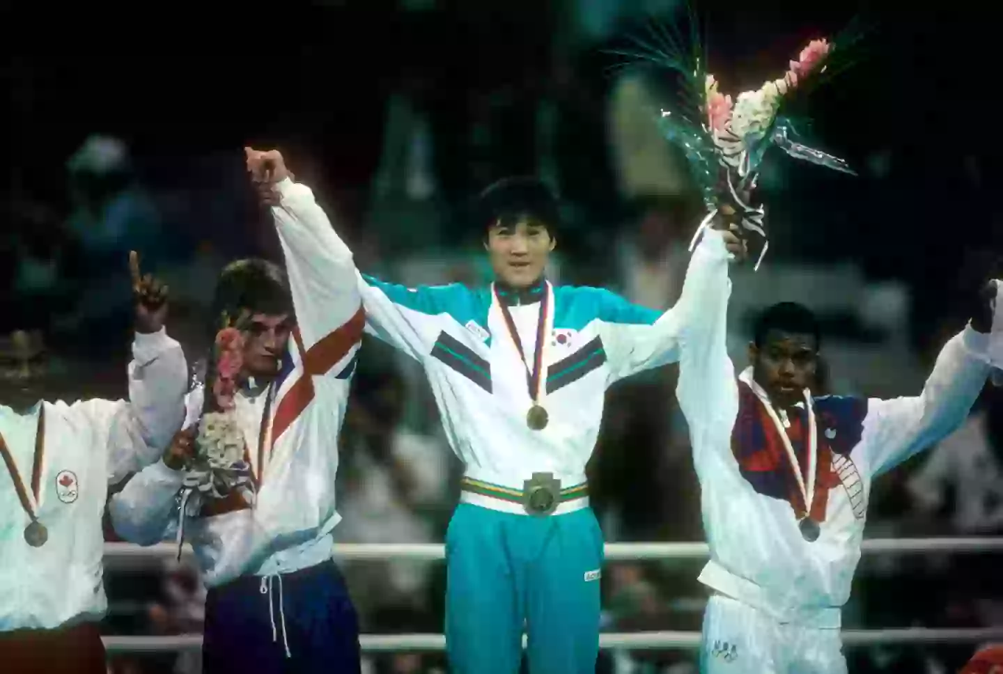 Si Hun, Roy Jones, Richard Woodhall. Image: John Iacono / Contributor via Getty