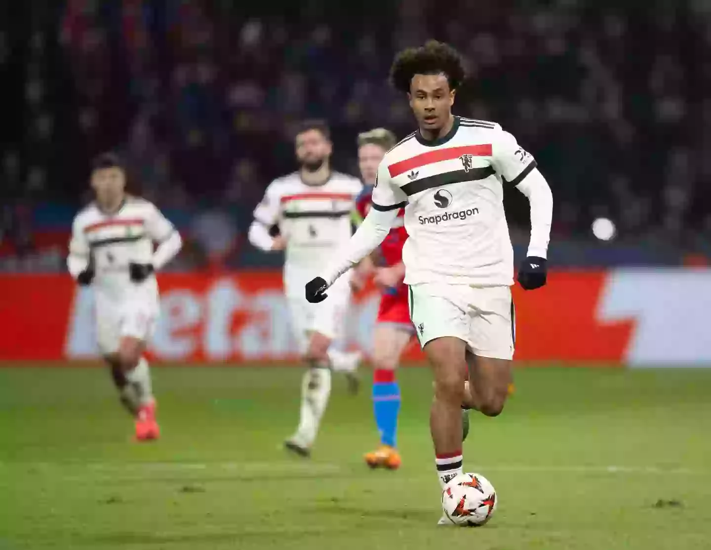 Zirkzee struggled against Plzen. Image credit: Getty