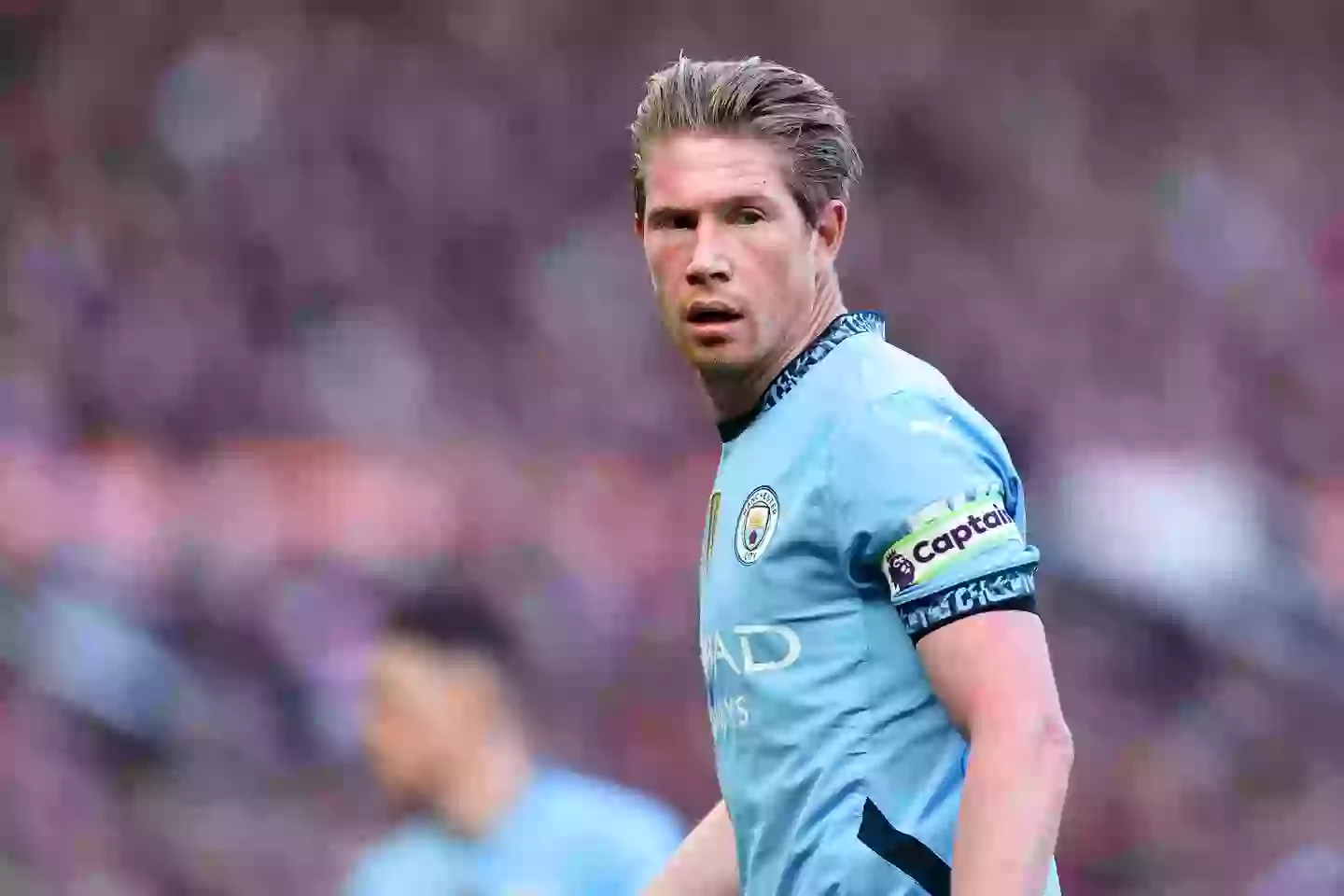 GettyImages-2208304370 Man City targeting Premier League star as Kevin De Bruyne replacement as David Ornstein drops huge bombshell